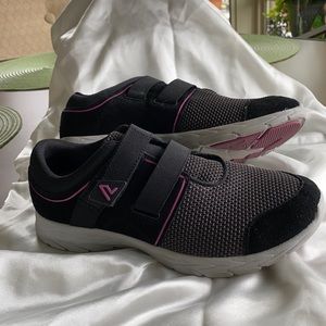 Black. Vionic athletic shoes.